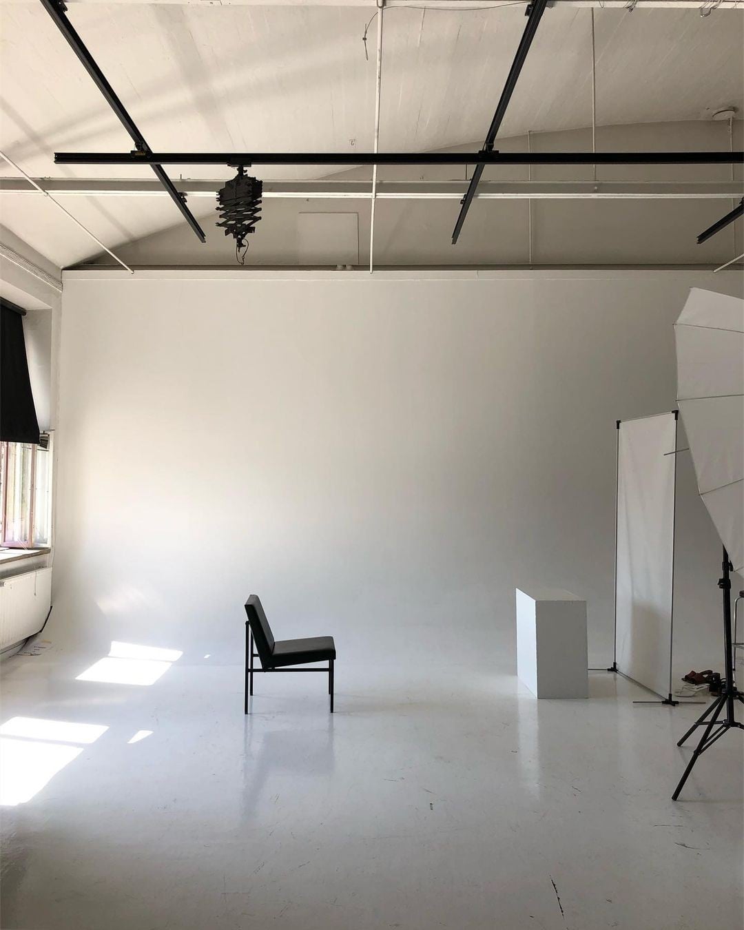 CYCLORAMA STUDIO FOR RENT